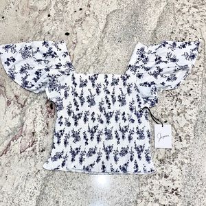 Beautiful white and blue floral flowy sleeves